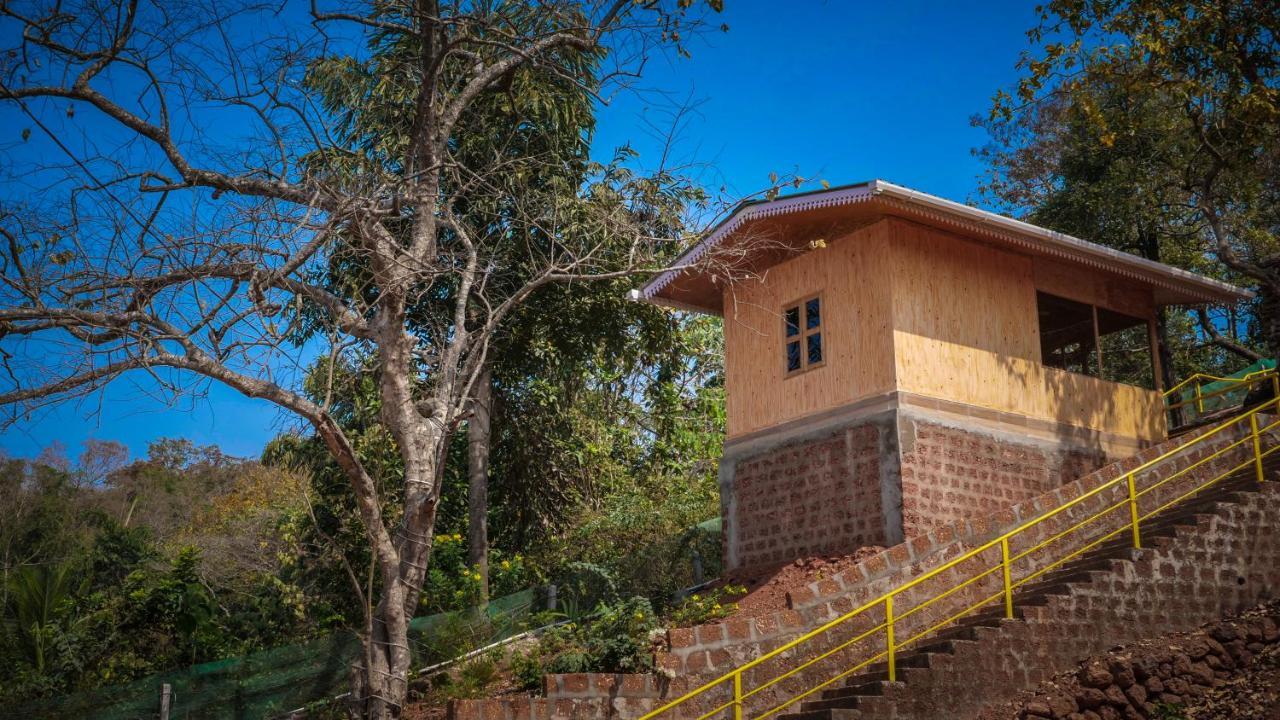 Santanas Wooden * Bogmalo